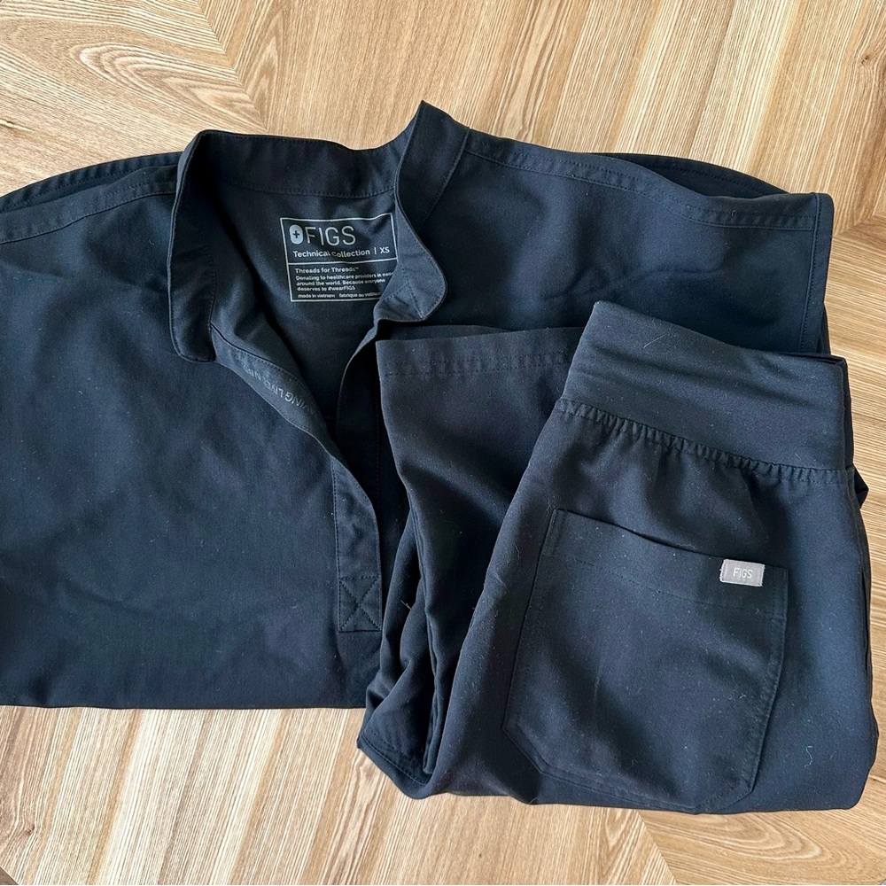 figs black scrub set